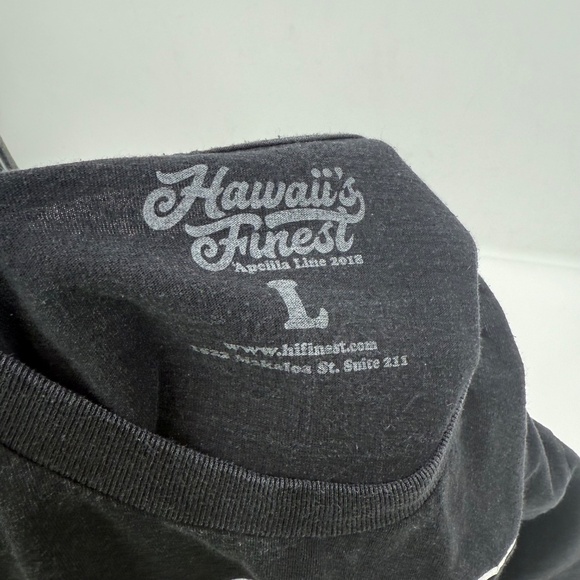 Hawaiis Finest T Shirt Men Large Black Faded Tribal Logo Graphic 2018 Crew Neck - Picture 5 of 10